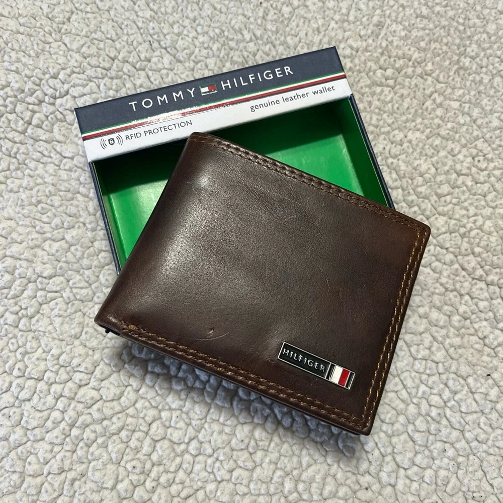 Tommy Hilfiger Dark Brown genuine Leather wallet